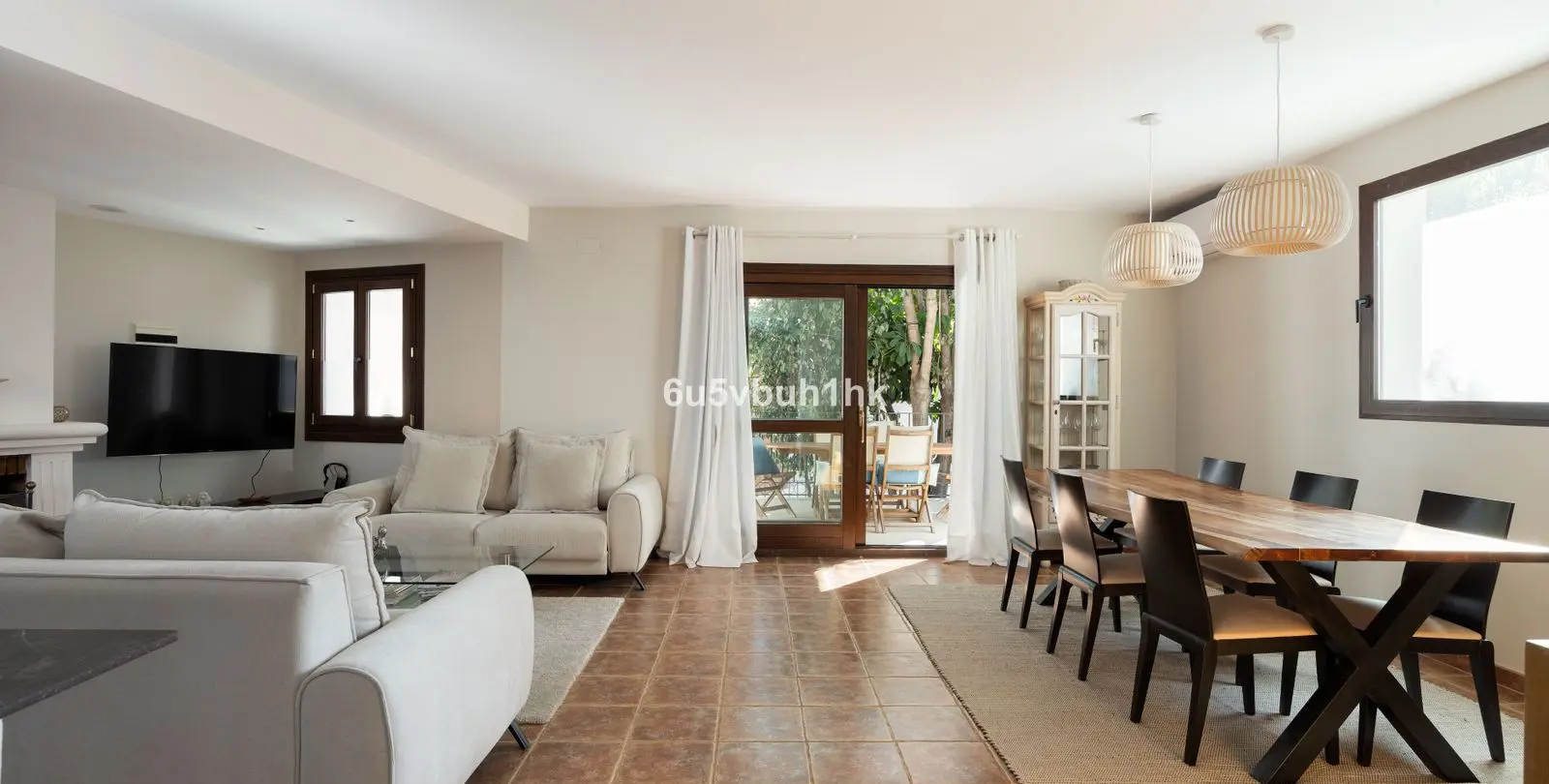 Продажа  отдельно стоящей виллы в Estepona 3