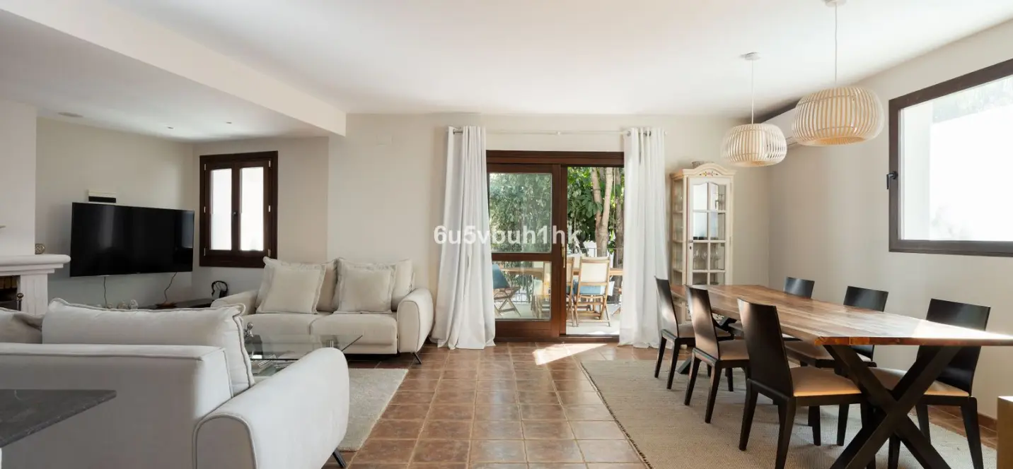 Venta de villa independiente en Estepona 2