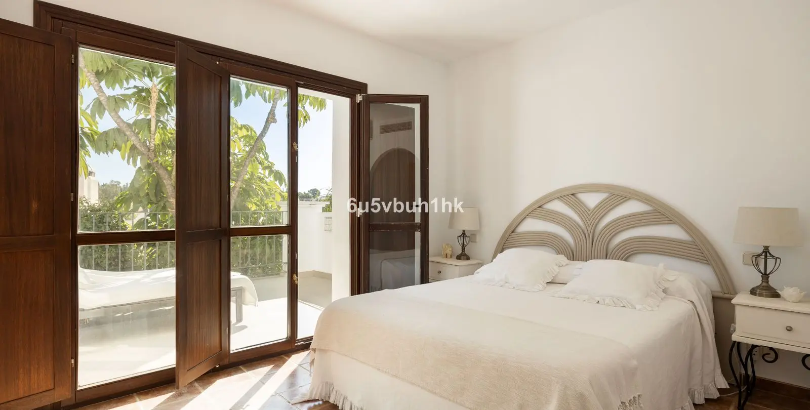 Продажа  отдельно стоящей виллы в Estepona 15