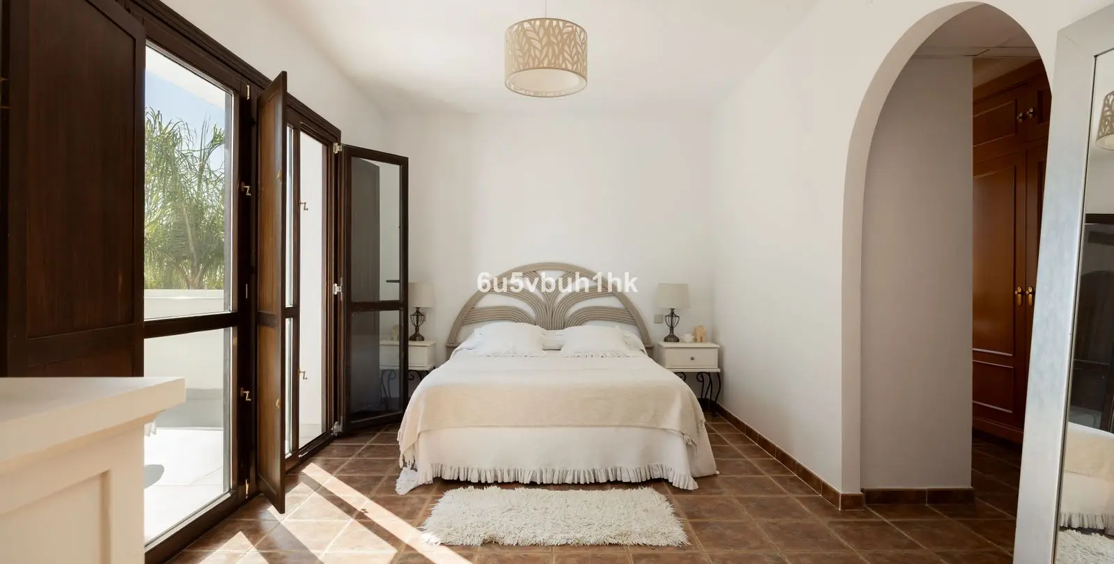 Продажа  отдельно стоящей виллы в Estepona 17