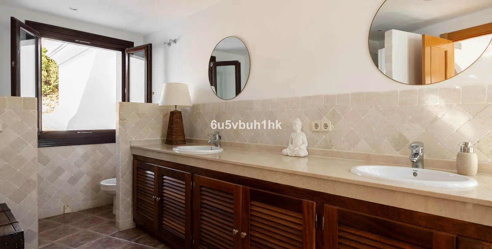 Продажа  отдельно стоящей виллы в Estepona 18