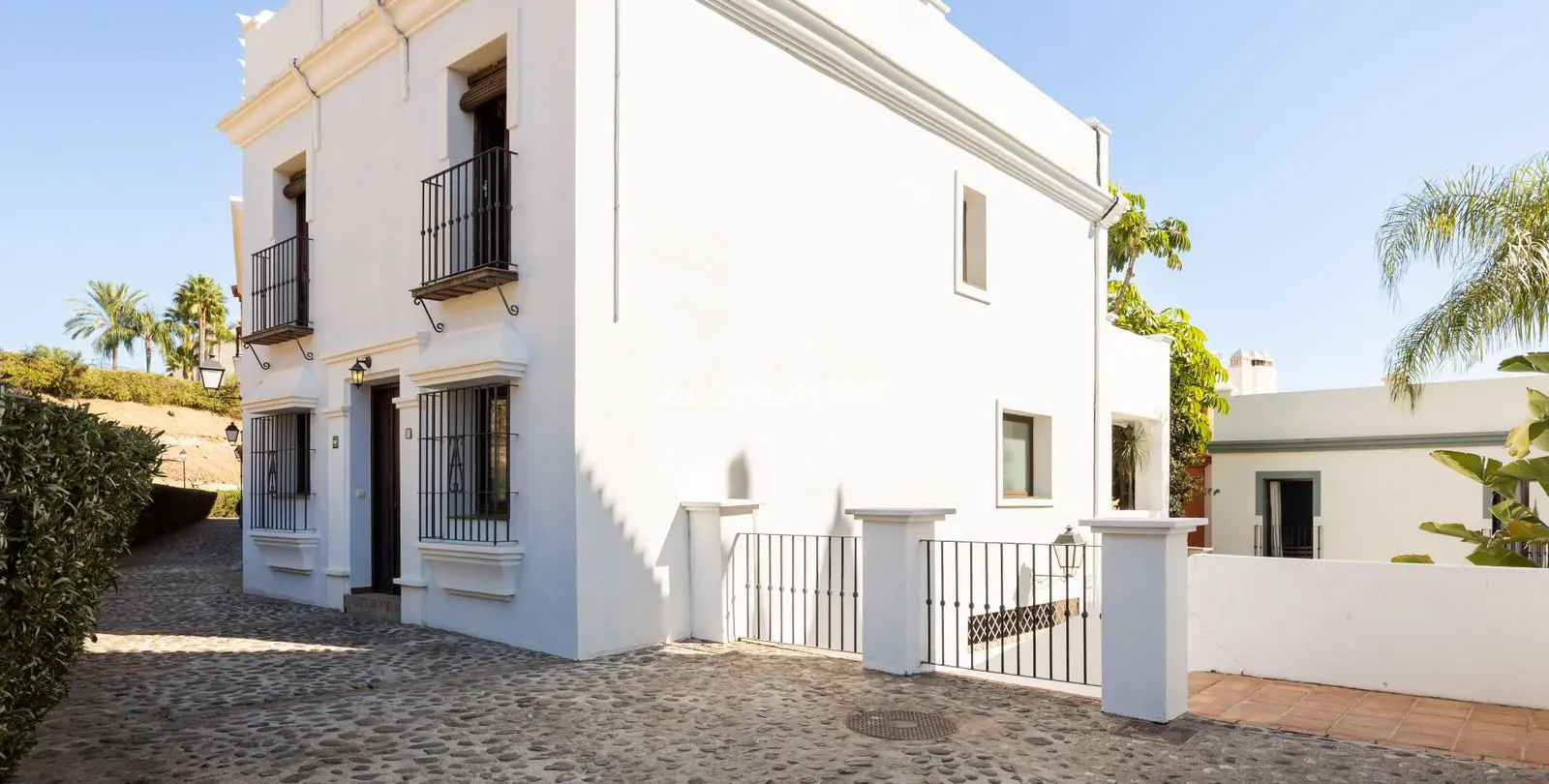 Продажа  отдельно стоящей виллы в Estepona 27
