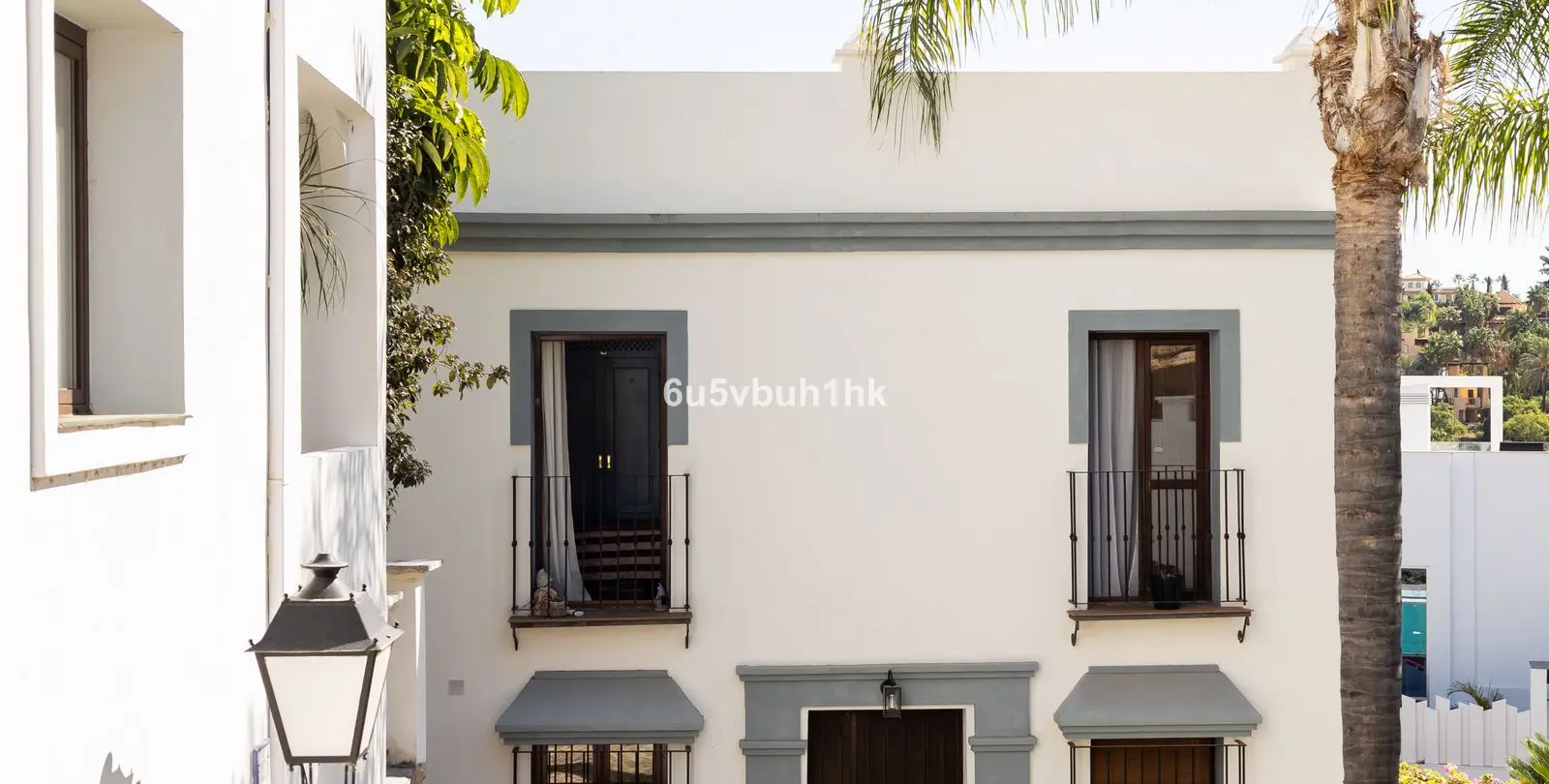 Продажа  отдельно стоящей виллы в Estepona 30