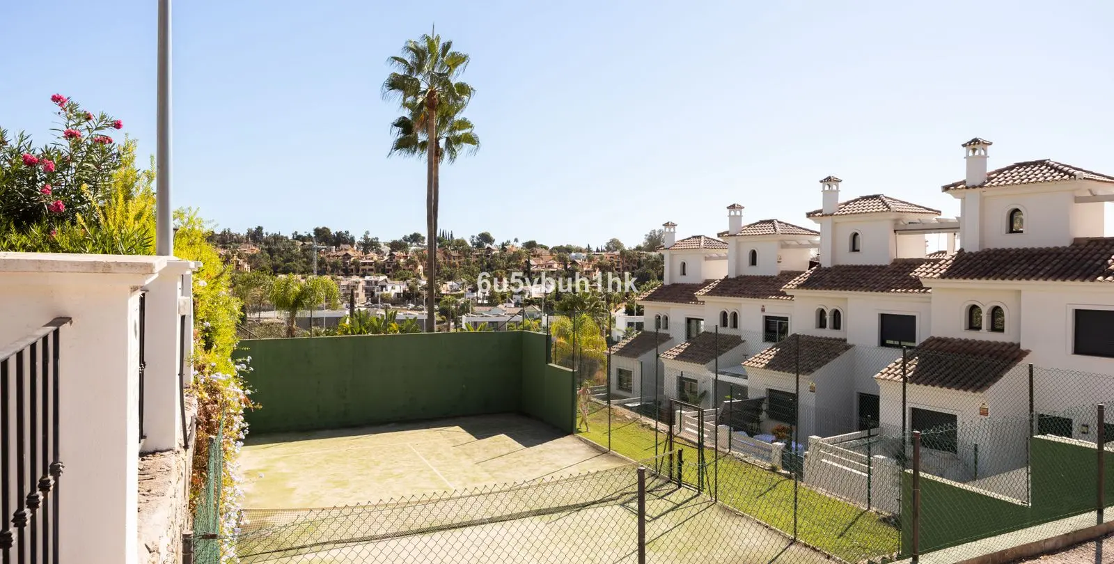 Продажа  отдельно стоящей виллы в Estepona 31