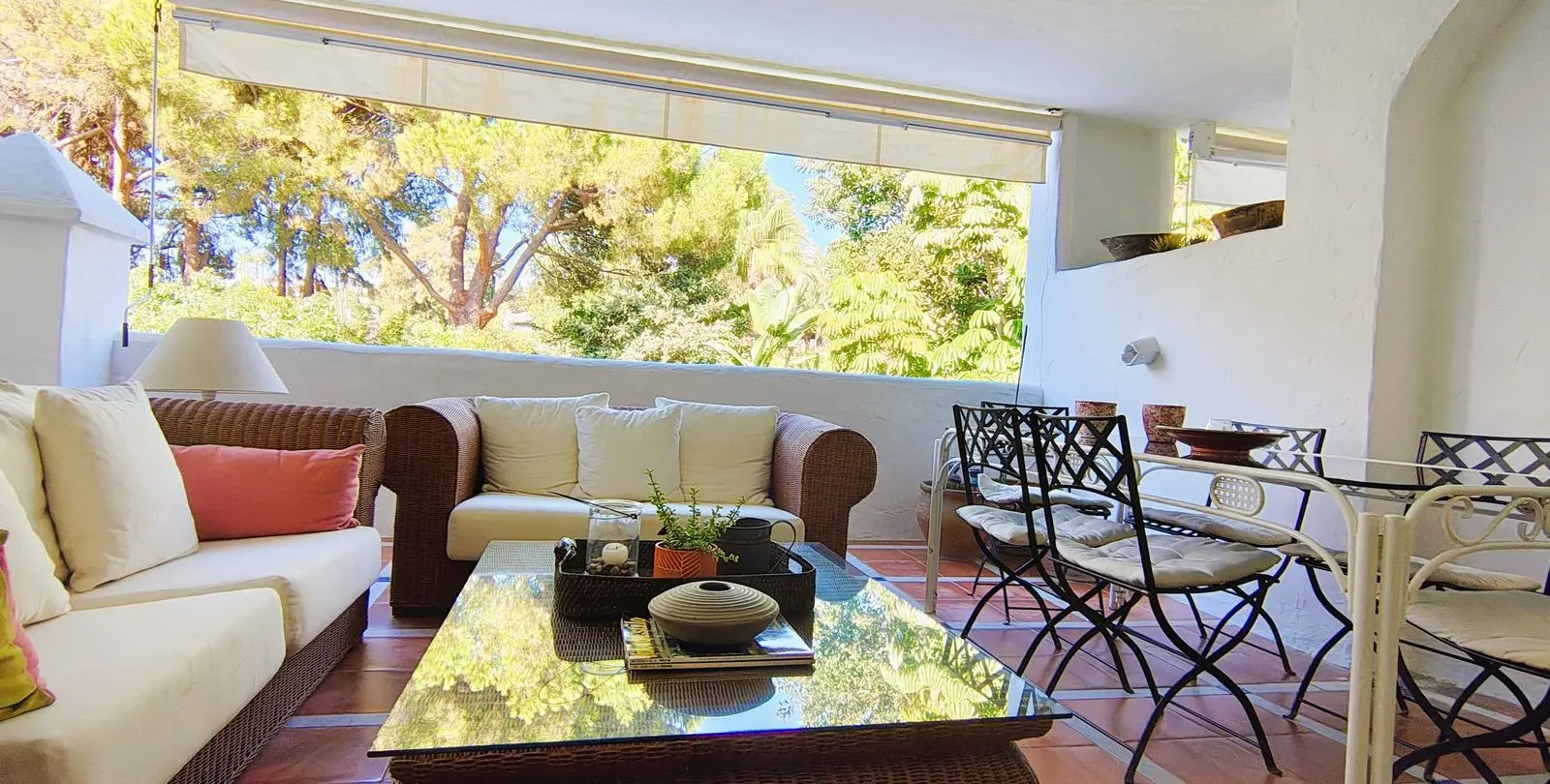 Venta de apartamento en planta media en Guadalmina Baja 5