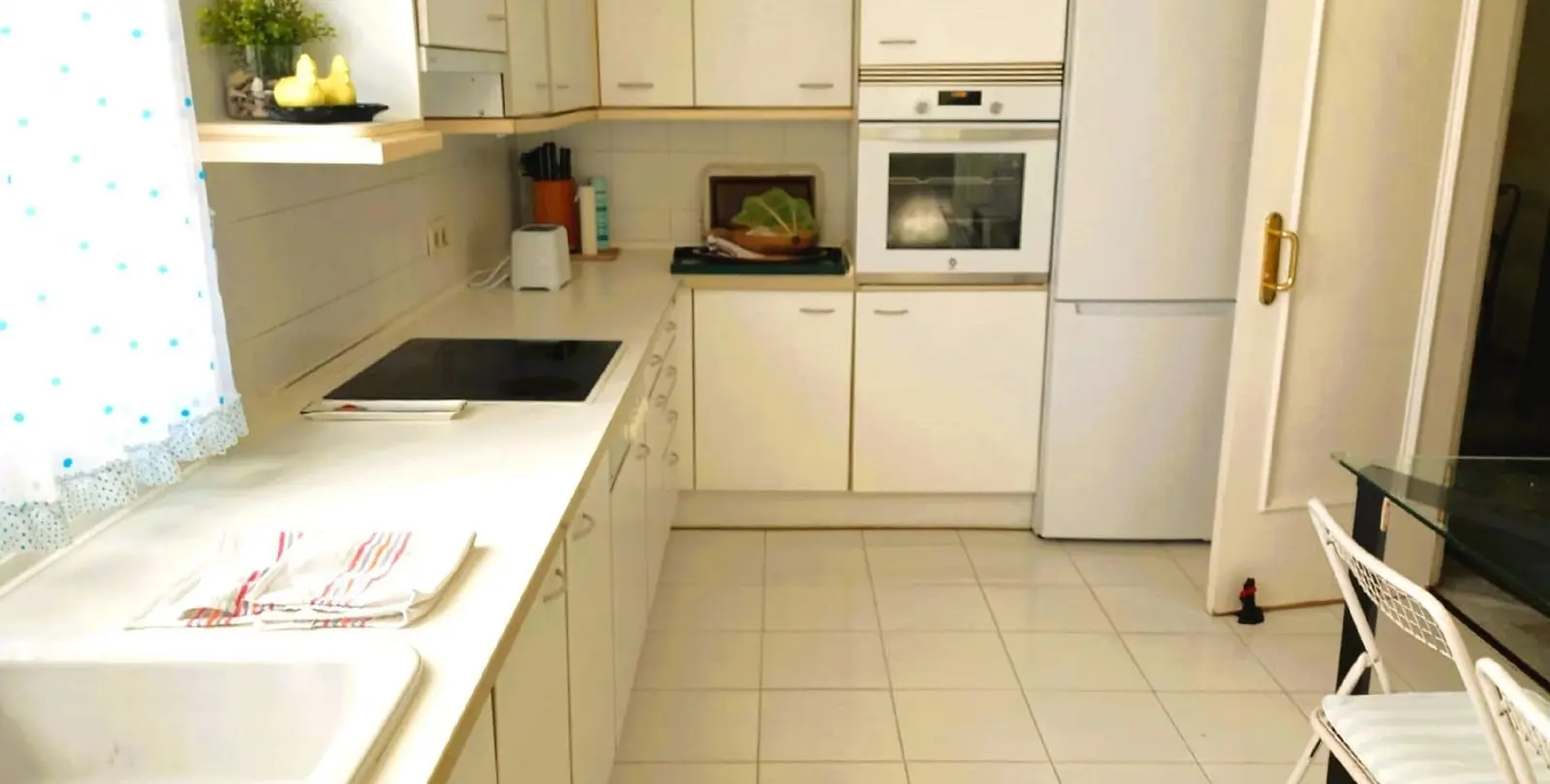 Venta de apartamento en planta media en Guadalmina Baja 8