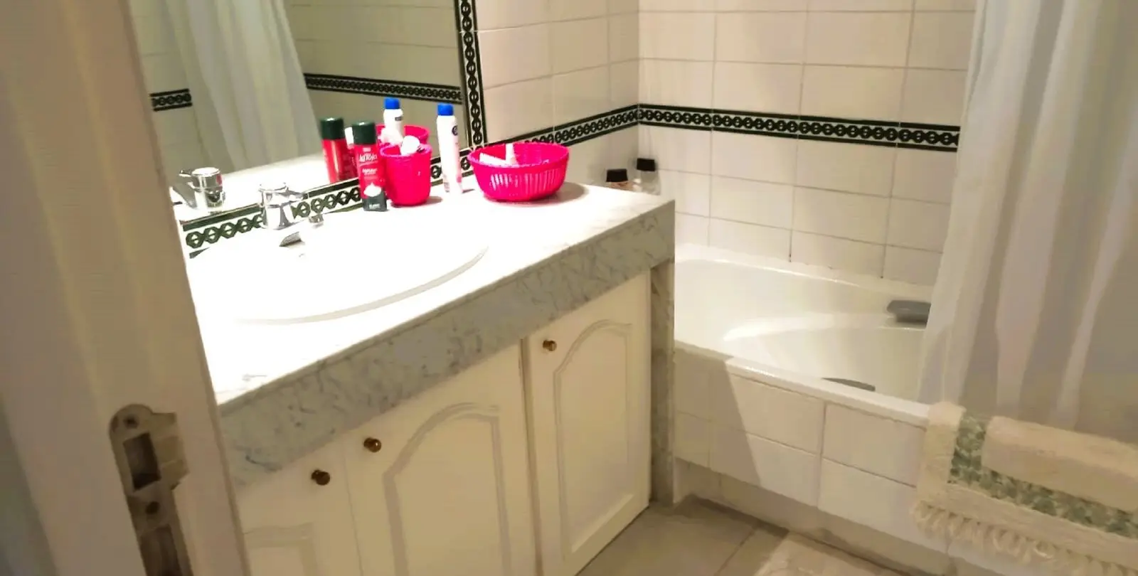 Venta de apartamento en planta media en Guadalmina Baja 15