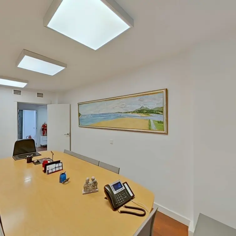 Sale of office in Marbella
