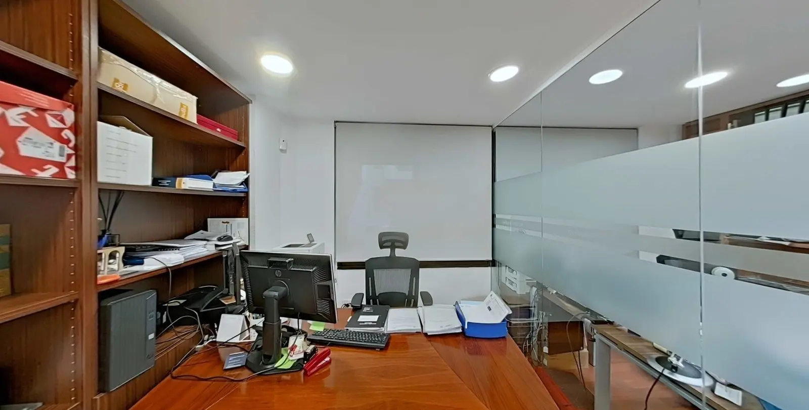 Sale of office in Marbella 5