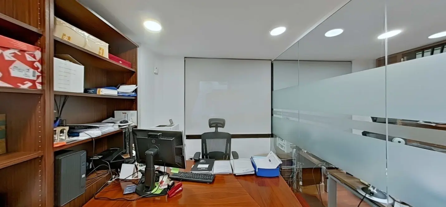 Sale of office in Marbella 4