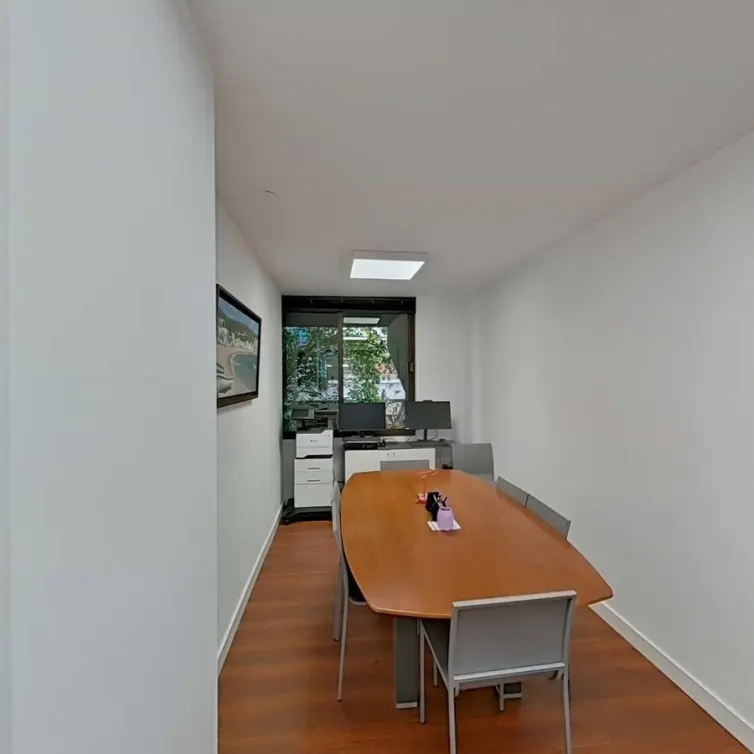 Sale of office in Marbella