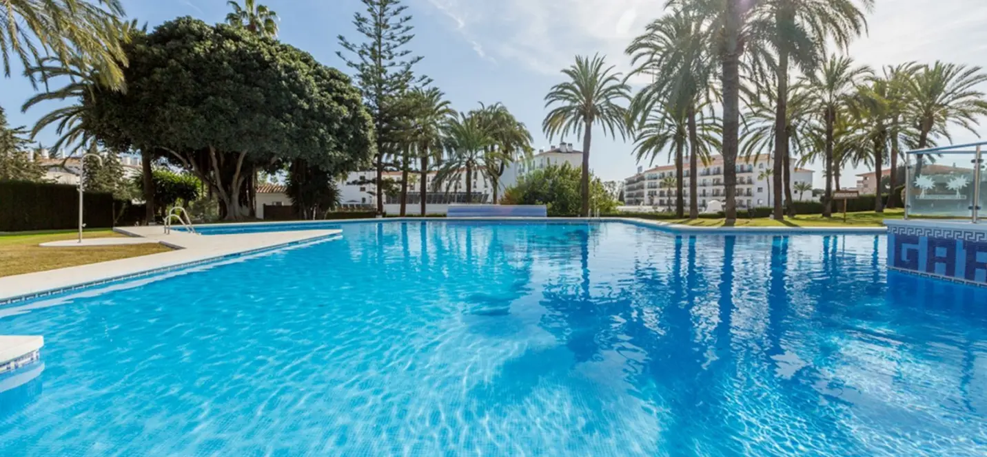 Venta de ático en Puerto Banús 1