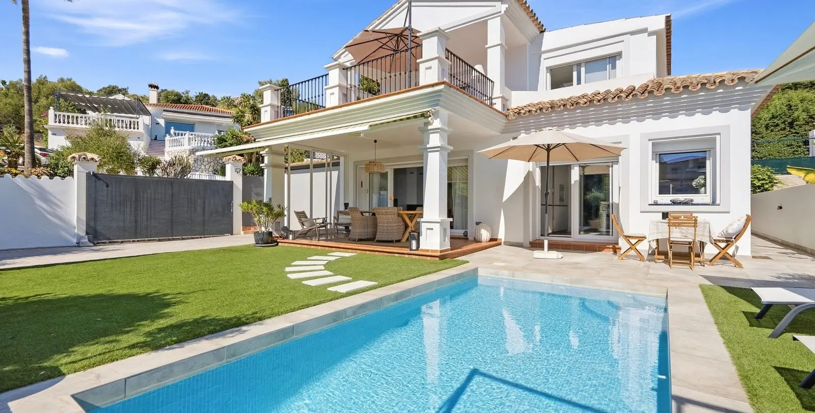 Venta de villa independiente en Cerros del Aguila 1