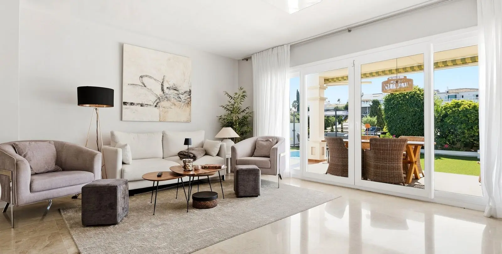 Venta de villa independiente en Cerros del Aguila 5