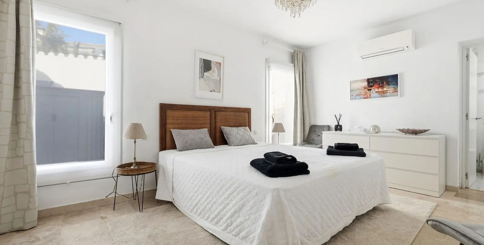 Venta de villa independiente en Cerros del Aguila 21