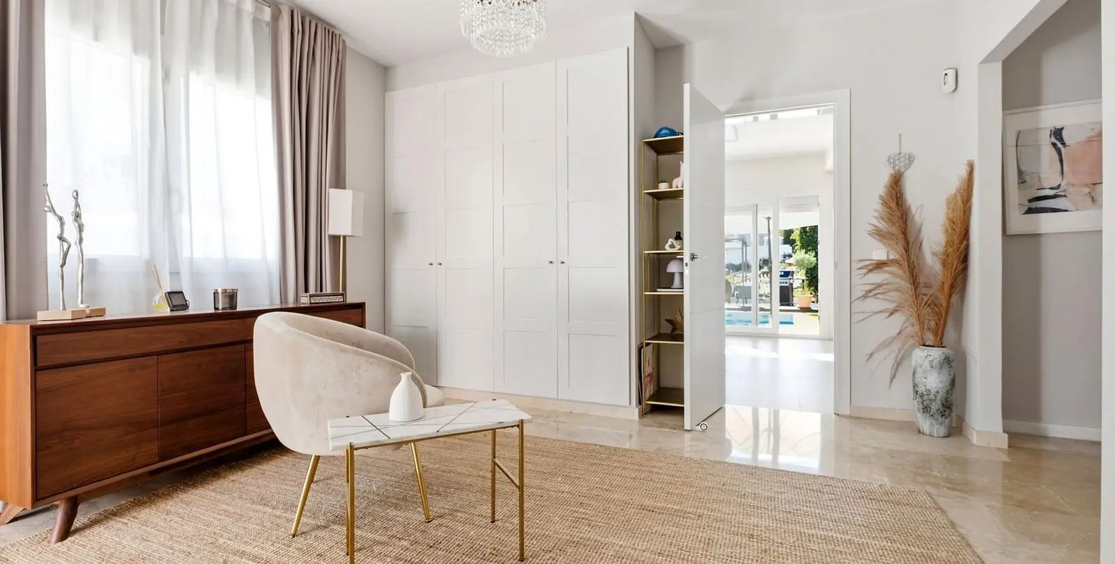 Venta de villa independiente en Cerros del Aguila 25