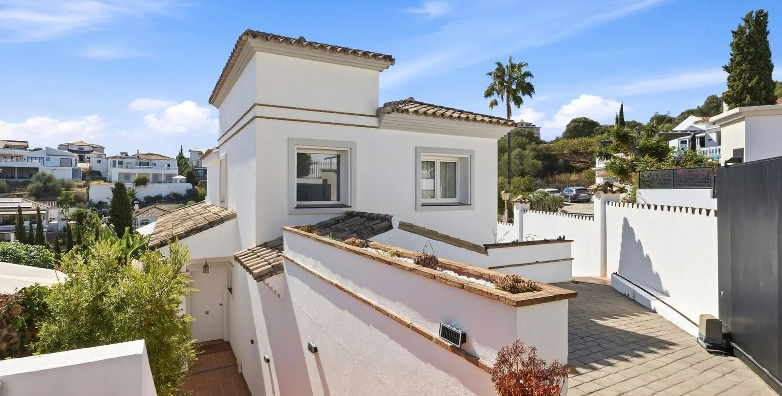 Venta de villa independiente en Cerros del Aguila 33