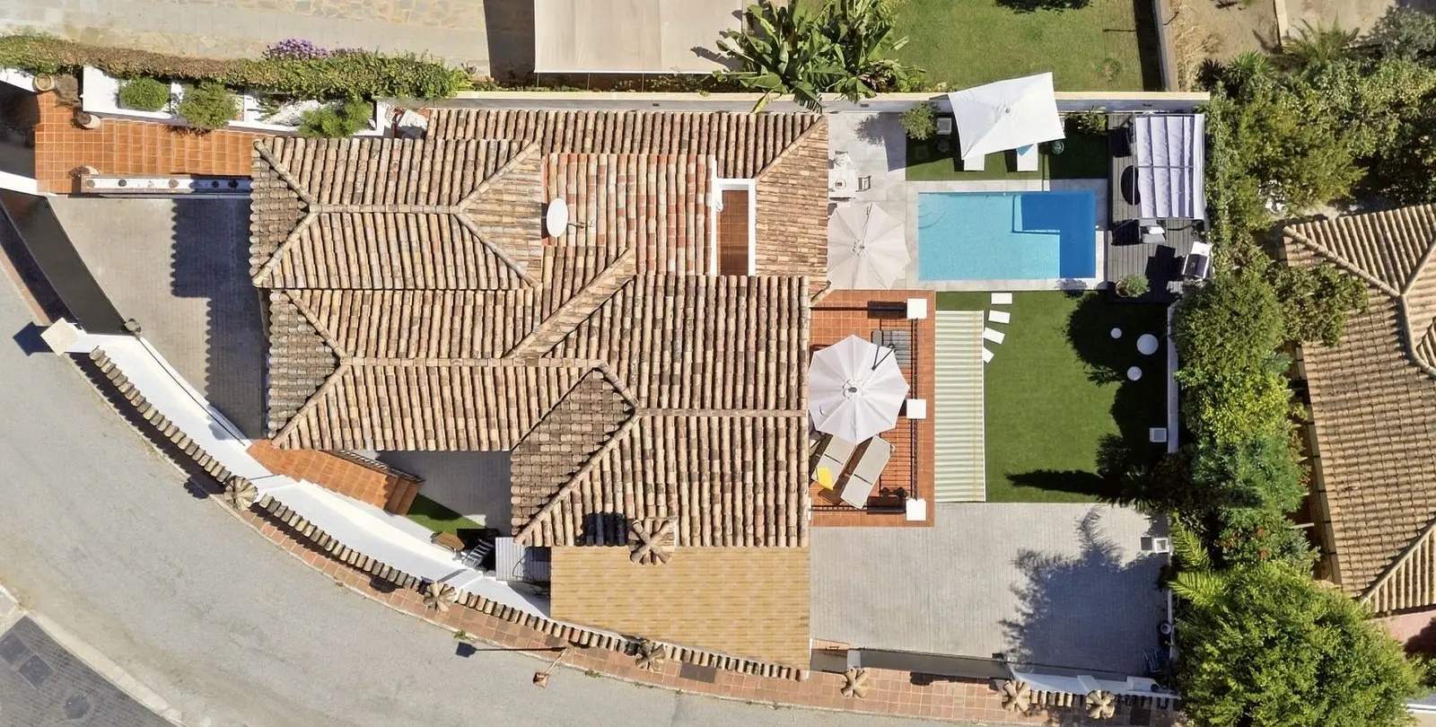 Venta de villa independiente en Cerros del Aguila 35