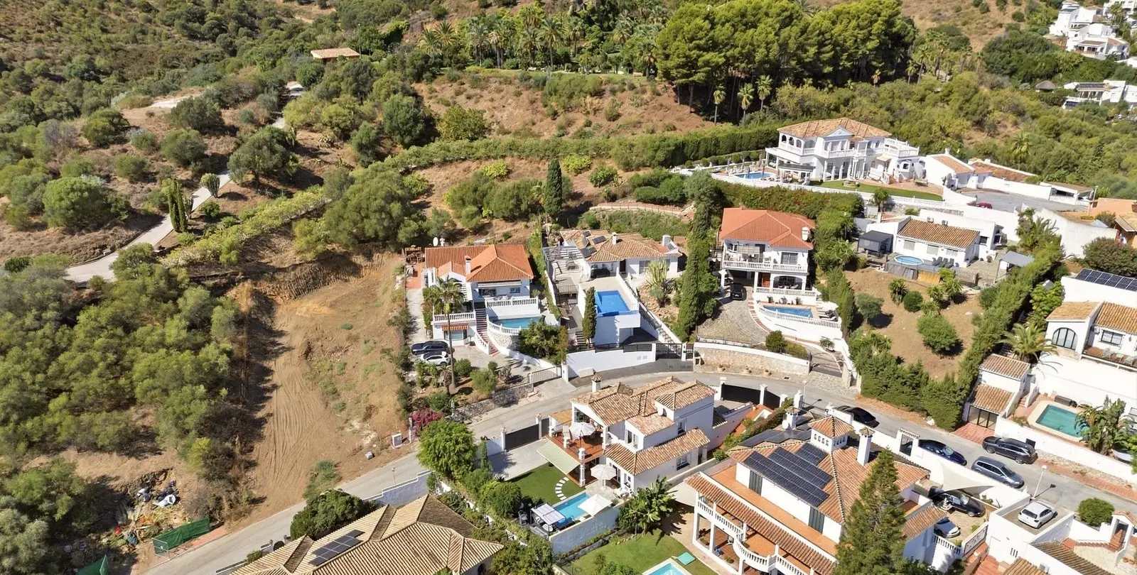 Venta de villa independiente en Cerros del Aguila 39