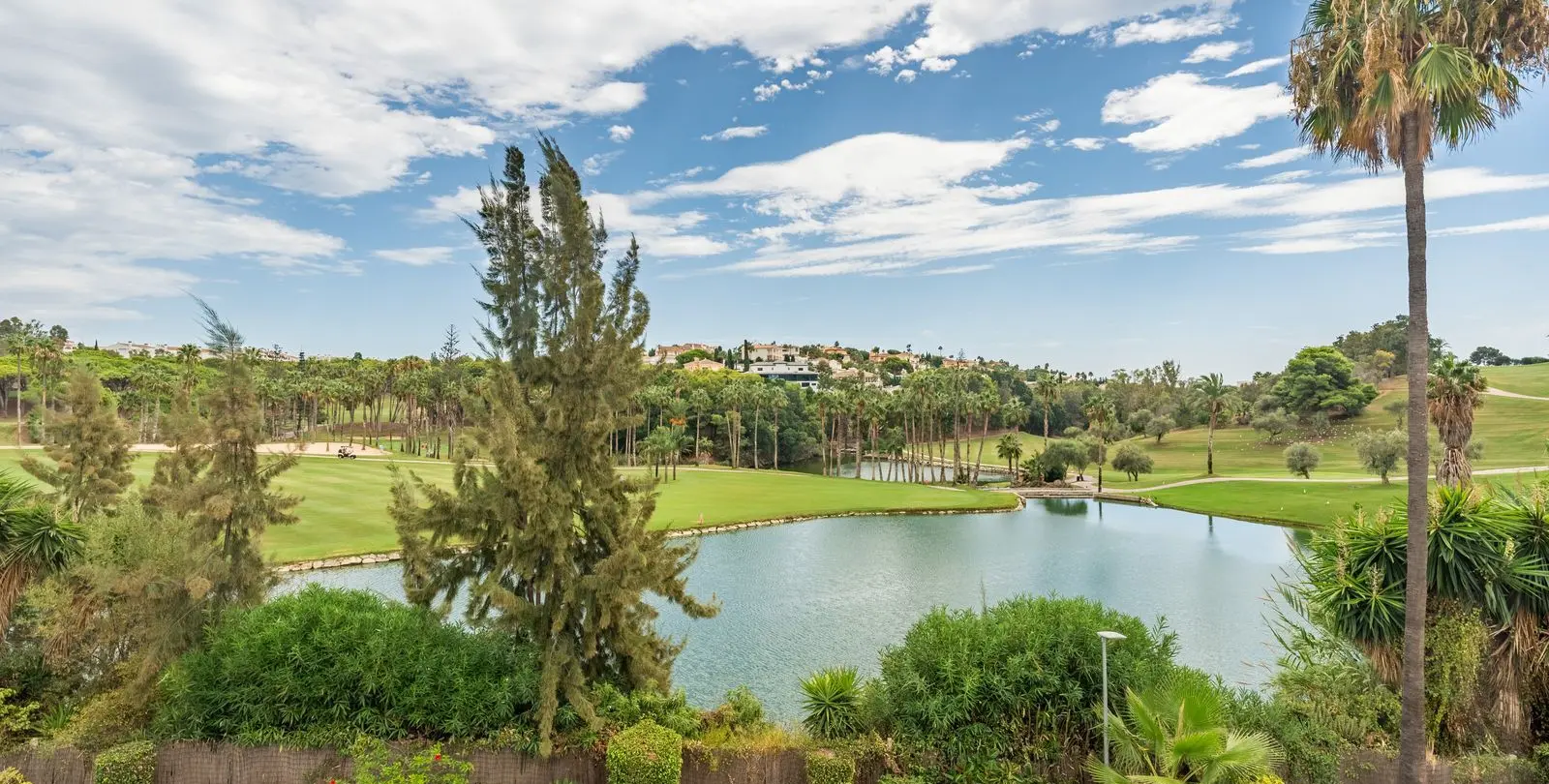 Продажа дома на две семьи в Benalmadena Pueblo 1