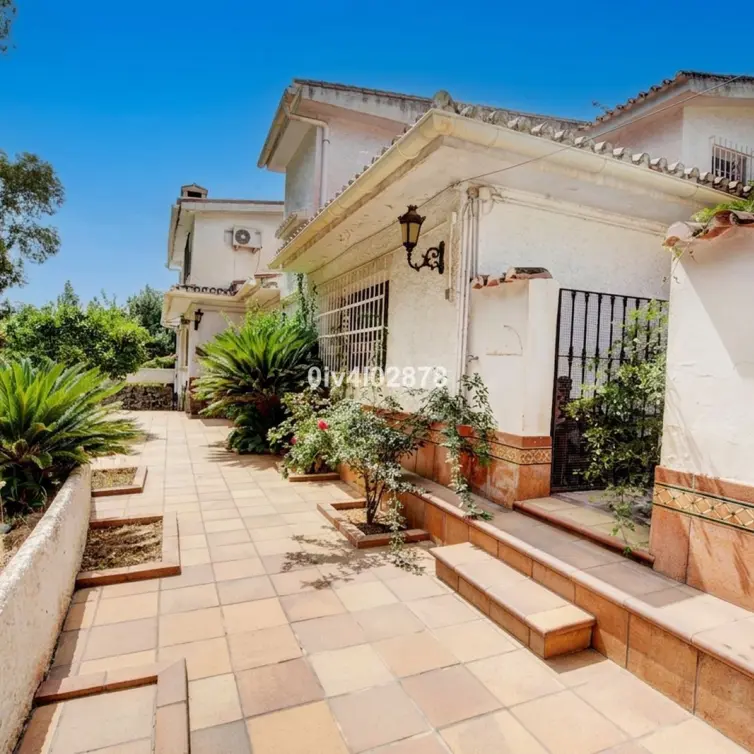 Продажа  отдельно стоящей виллы в Málaga