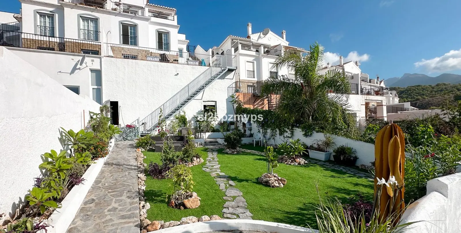 Sale of townhouse in Frigiliana 2