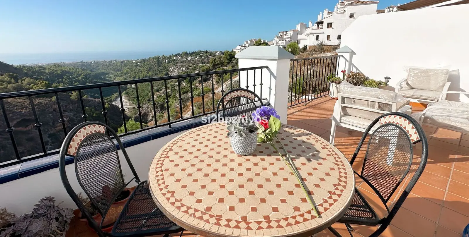 Sale of townhouse in Frigiliana 11