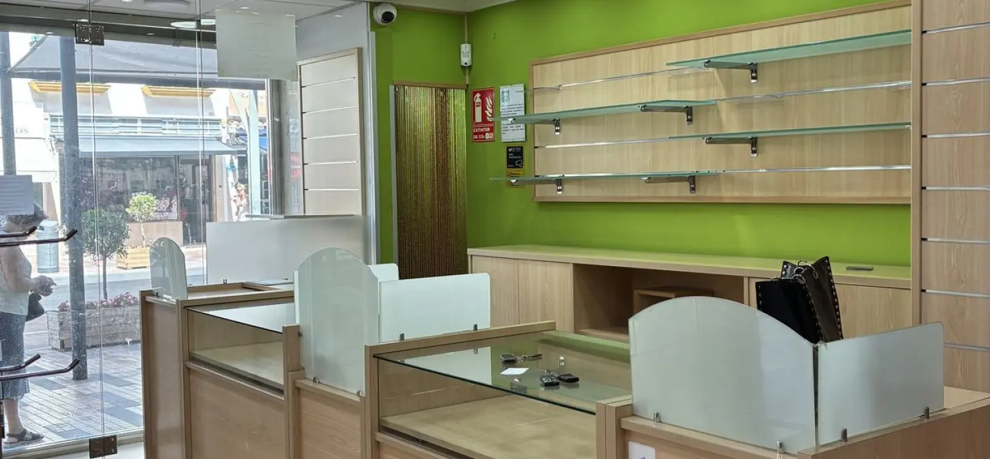 Venta de local comercial en Marbella 3