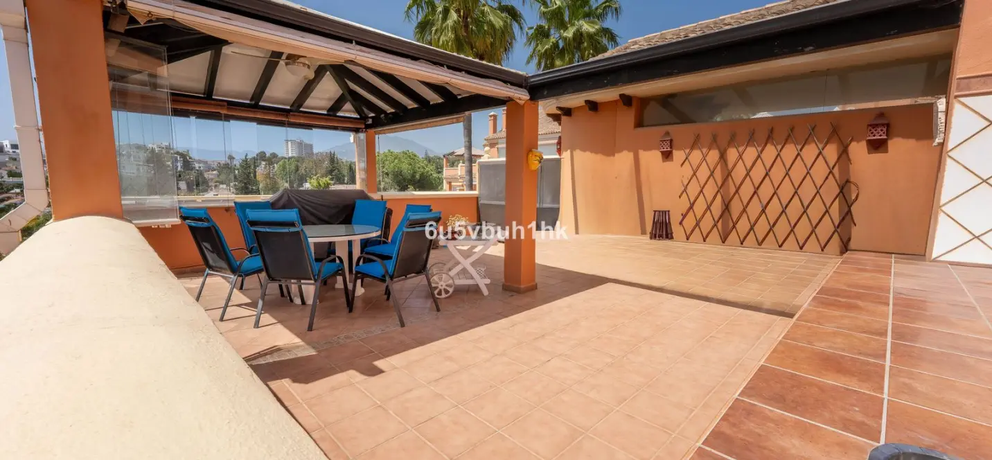 Sale of penthouse duplex in Marbella 1