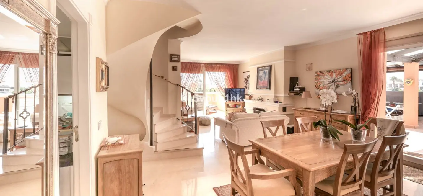 Sale of penthouse duplex in Marbella 3