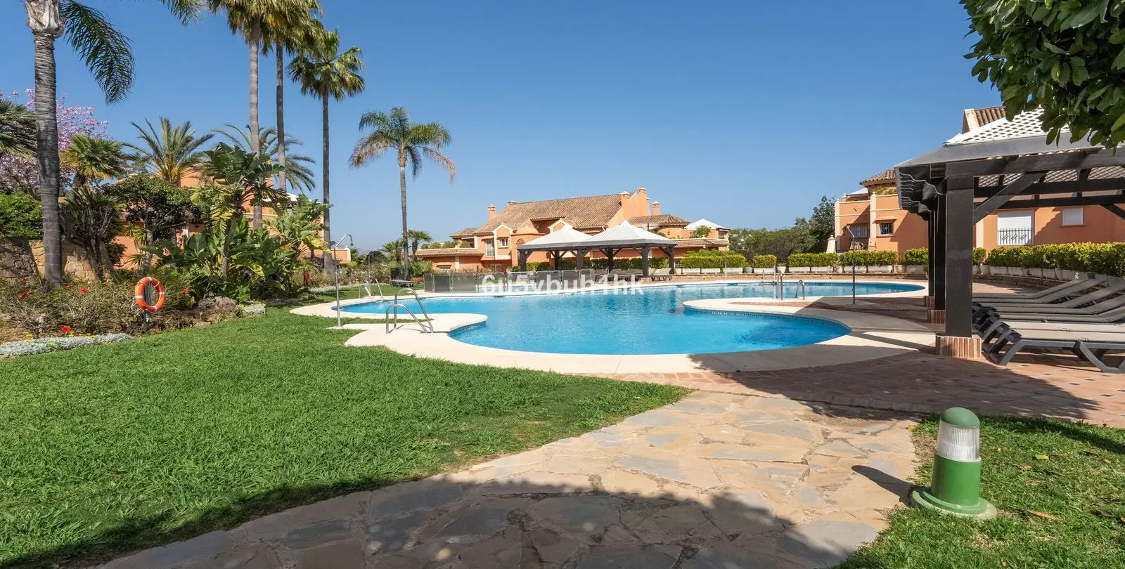 Sale of penthouse duplex in Marbella 52