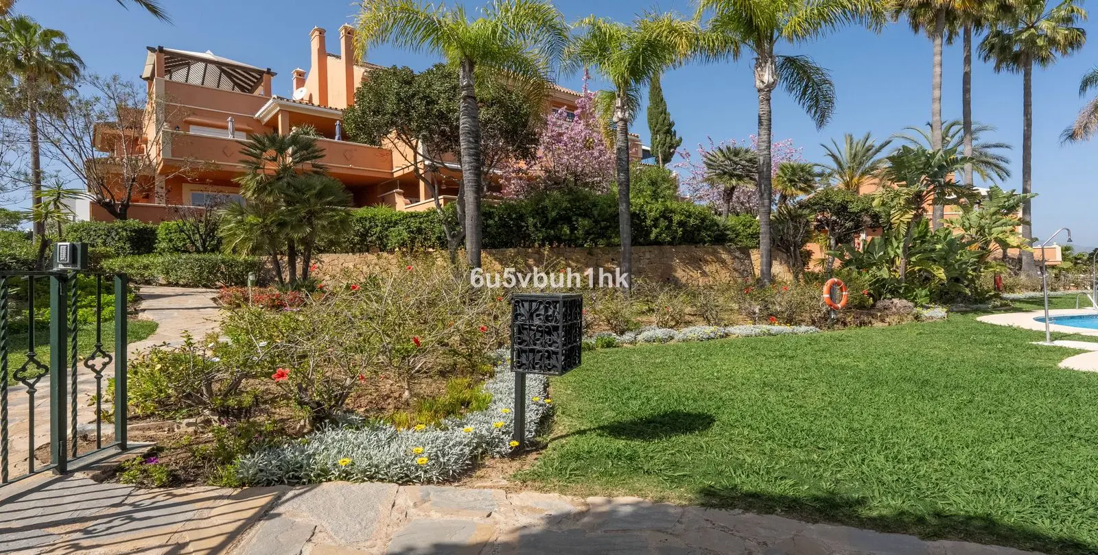 Sale of penthouse duplex in Marbella 58