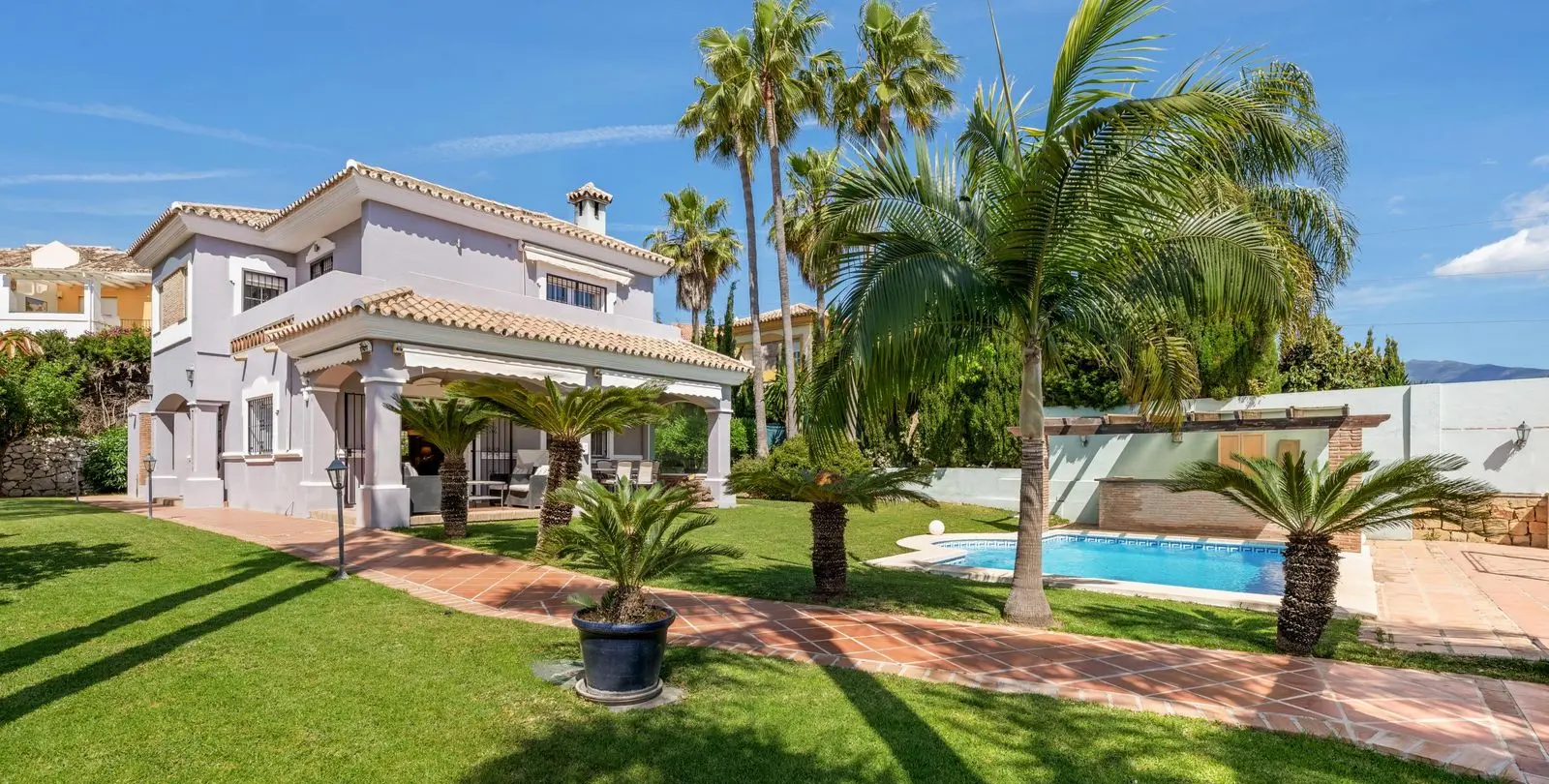Venta de villa independiente en Estepona 4