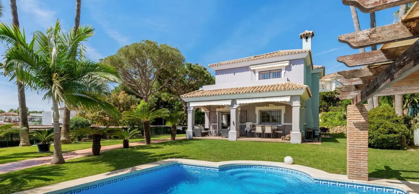 Venta de villa independiente en Estepona 4