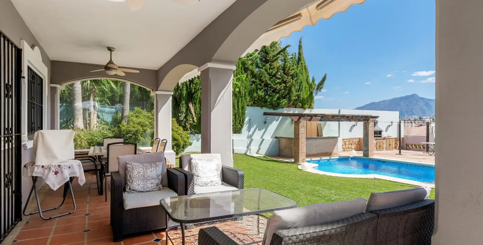 Venta de villa independiente en Estepona 14