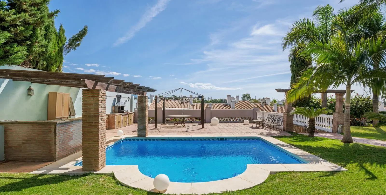 Venta de villa independiente en Estepona 18