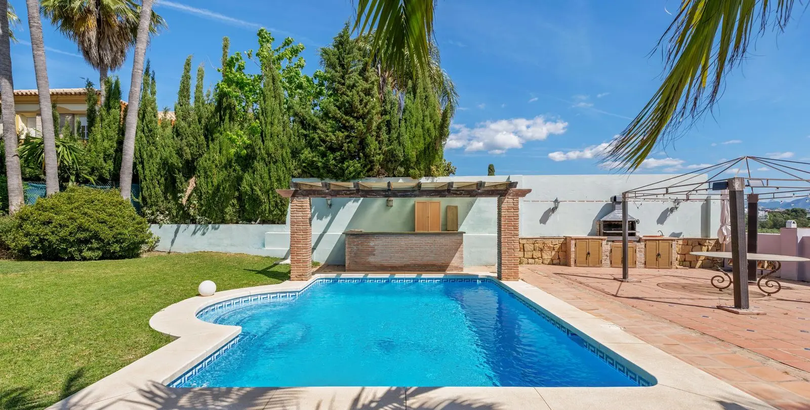 Venta de villa independiente en Estepona 19