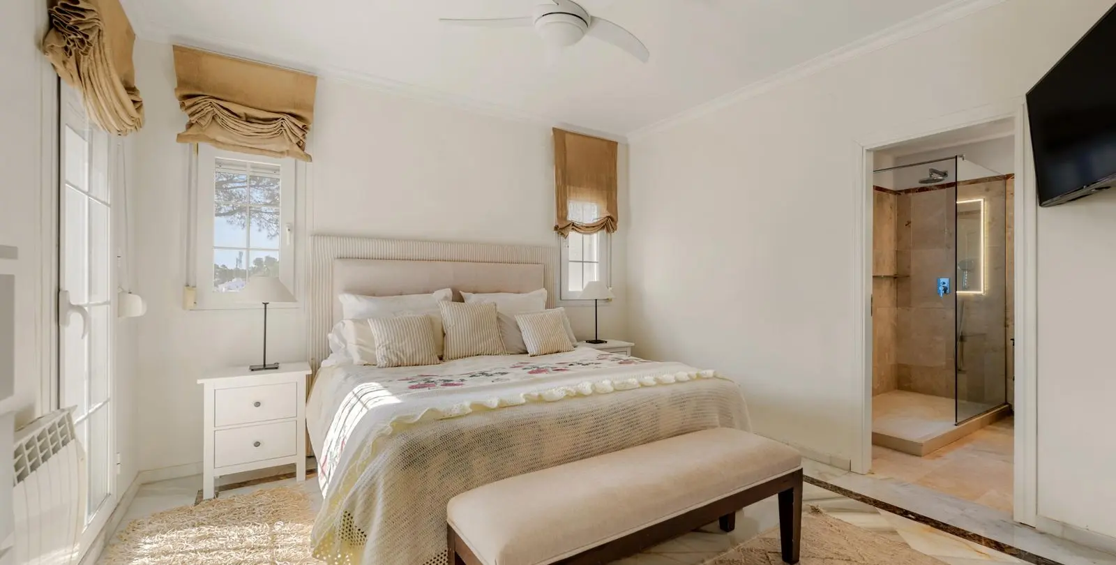 Venta de villa independiente en Estepona 23