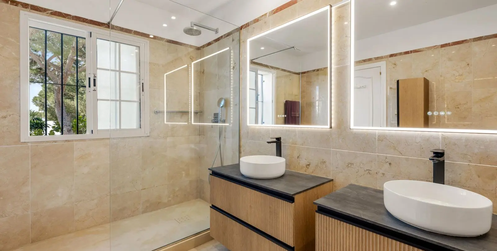 Venta de villa independiente en Estepona 24