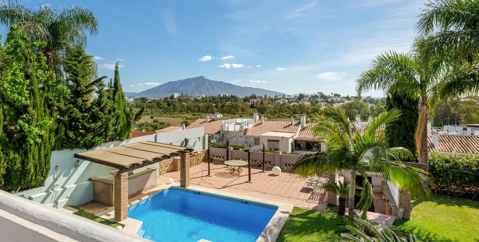 Venta de villa independiente en Estepona 28