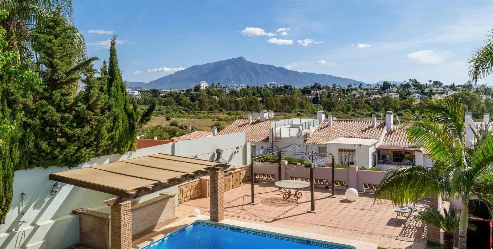 Venta de villa independiente en Estepona 29