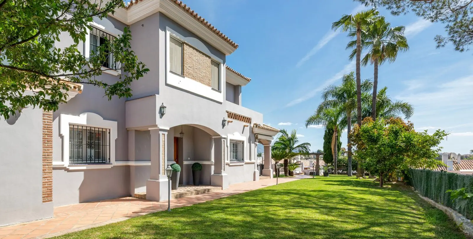 Venta de villa independiente en Estepona 40