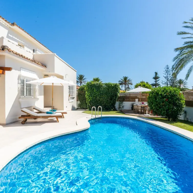 Sale of detached villa in Marbesa