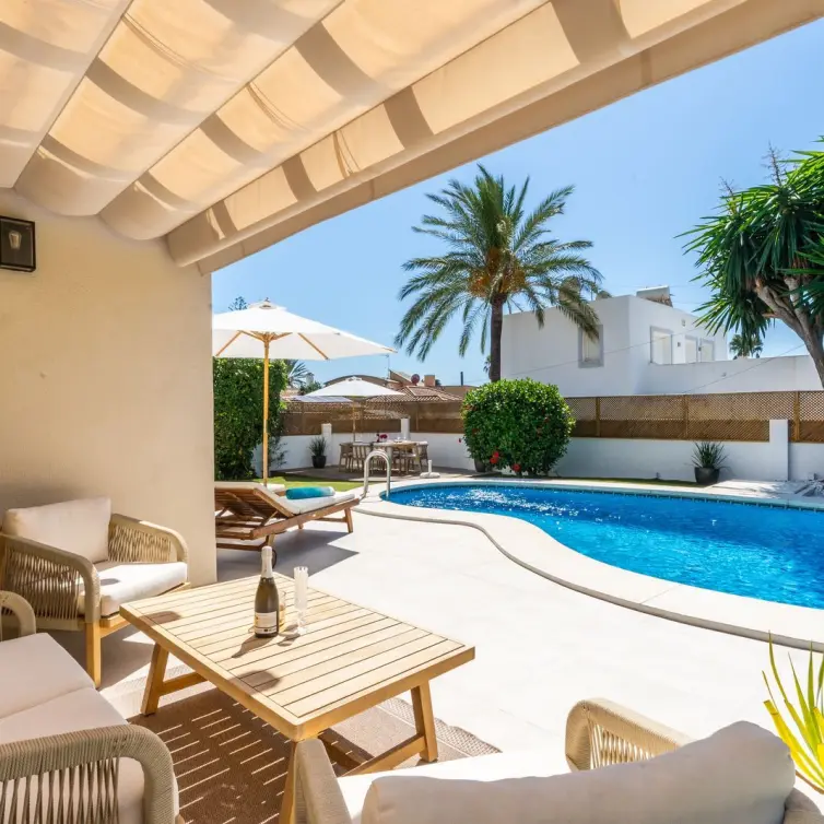 Sale of detached villa in Marbesa