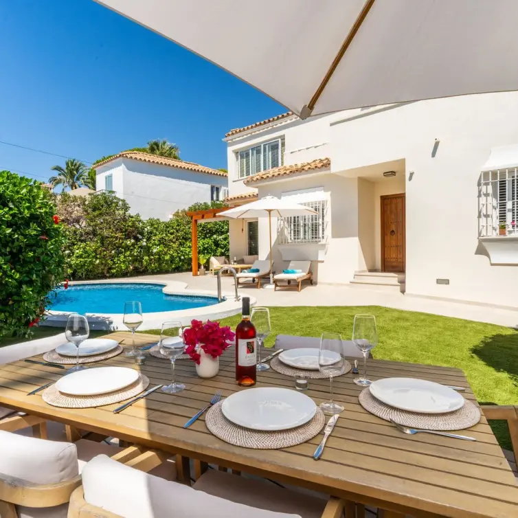 Sale of detached villa in Marbesa