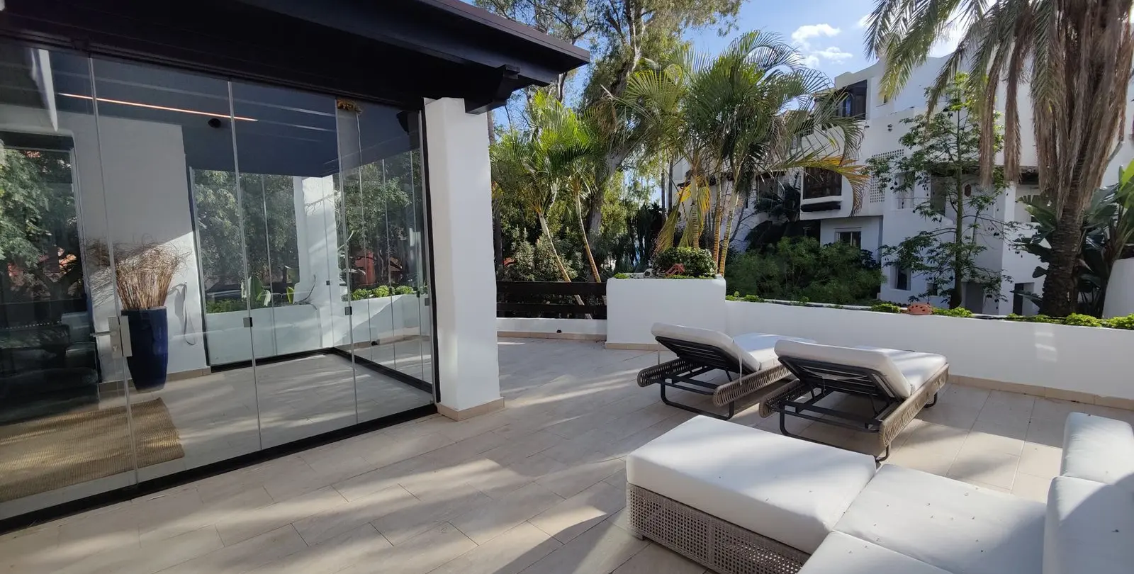 Sale of penthouse duplex in Puerto Banús 2