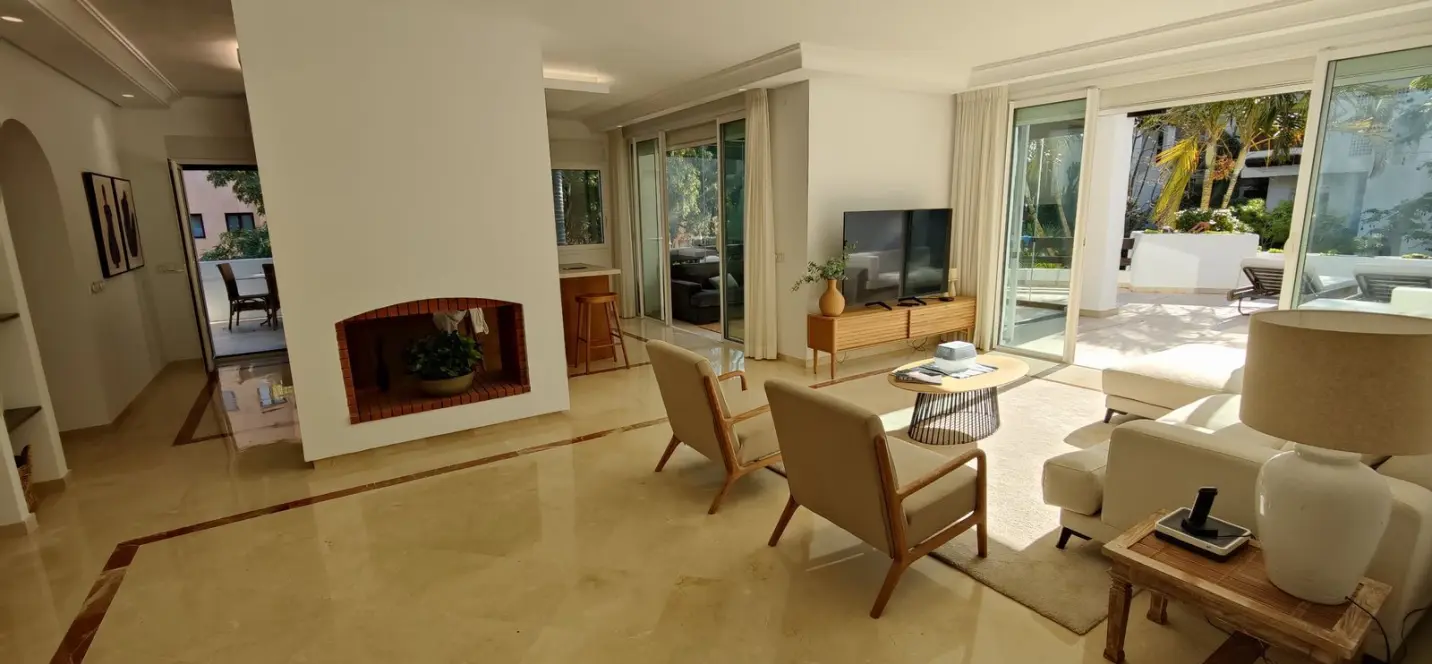 Venta de ático dúplex en Puerto Banús 3