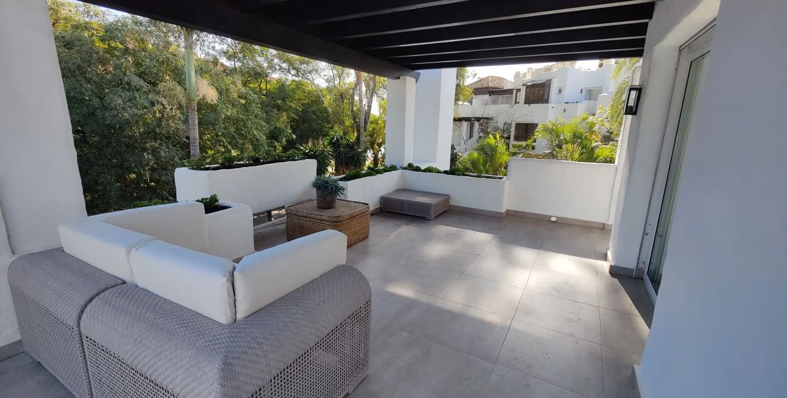 Sale of penthouse duplex in Puerto Banús 11