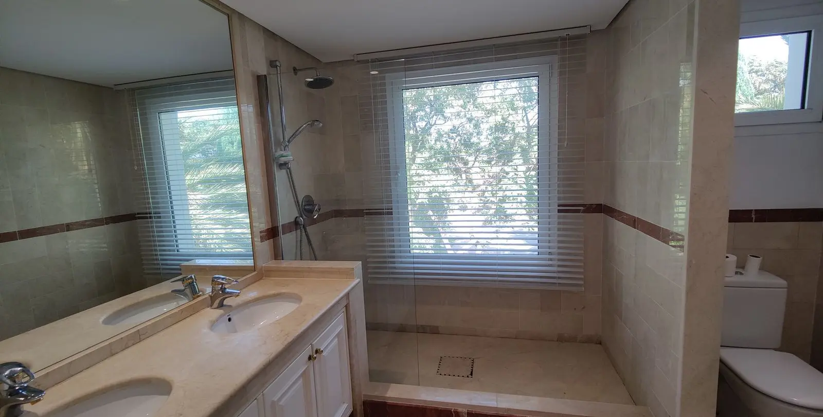 Sale of penthouse duplex in Puerto Banús 14