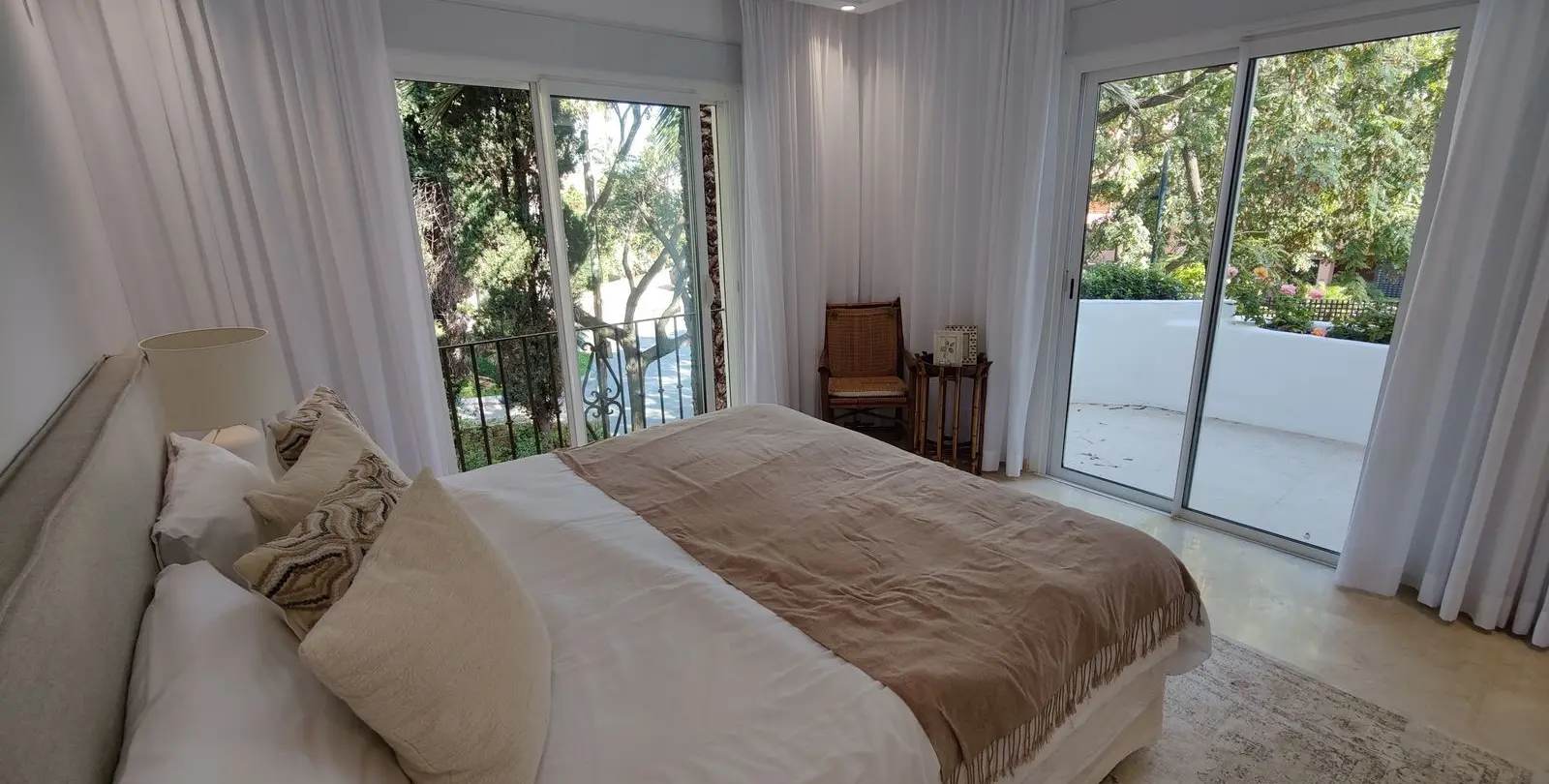Sale of penthouse duplex in Puerto Banús 15
